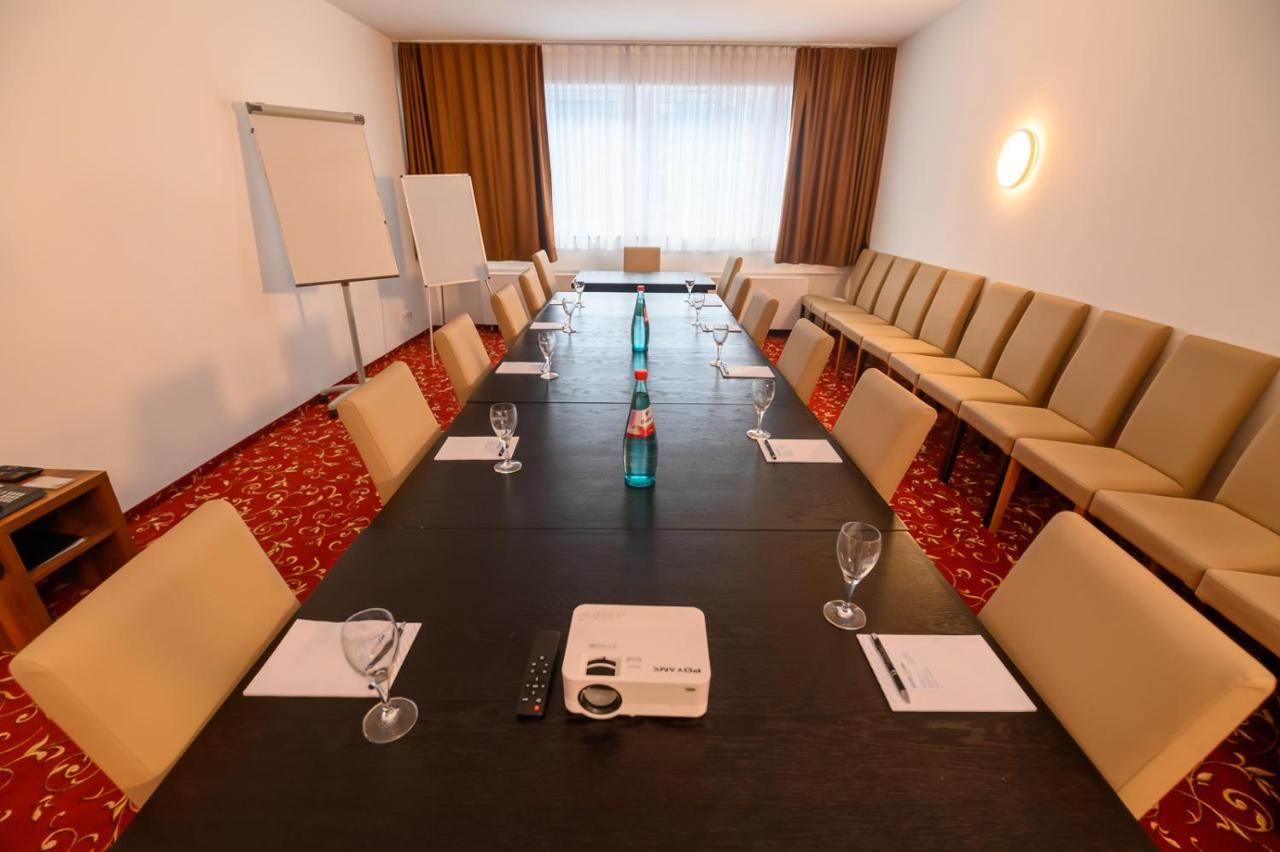 Luna 4* Offenbach am Main