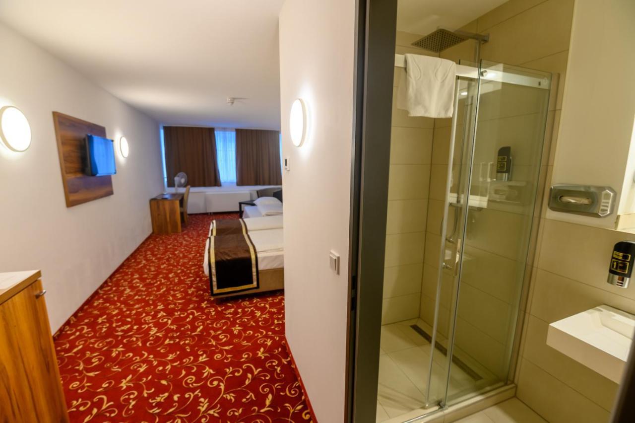Luna Hotel 4*